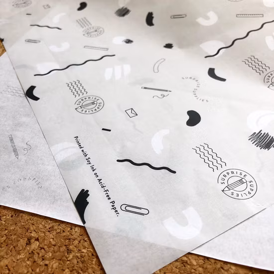 高級ブランドカラープリント服パーソナライズされたカスタムラッピングゴールド包装ティッシュペーパーロゴ靴箱用